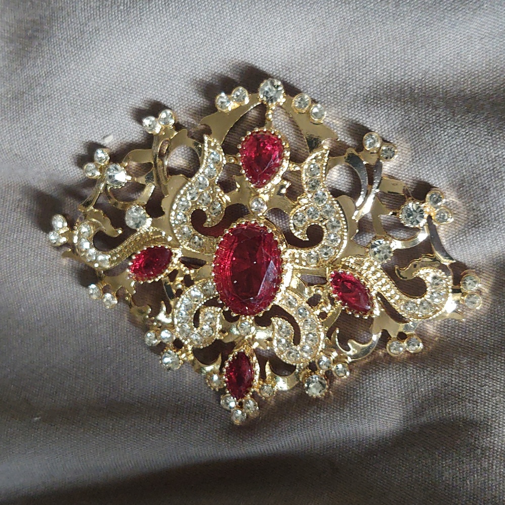 Filigree Red Cabochon Rhinestone Broach - Picture 3 of 3